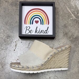 Toms Cream and Tan Wedges